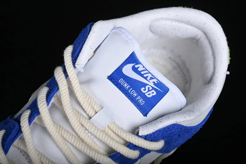 All categories Nk SB Dunk Series Nk SB Dunk Low low-top sneakers April Skateboards x Nk SB Dunk Low joint model Frozen Rose SB smashed backboard fashion casual sneakers FD2562-400